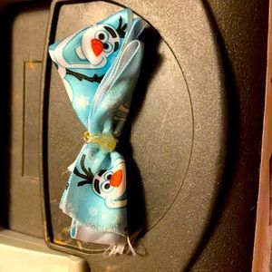 A child homemade hairbow